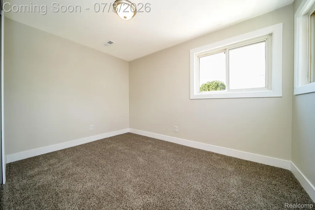 8076 Winona Avenue Allen Park City MI 48101