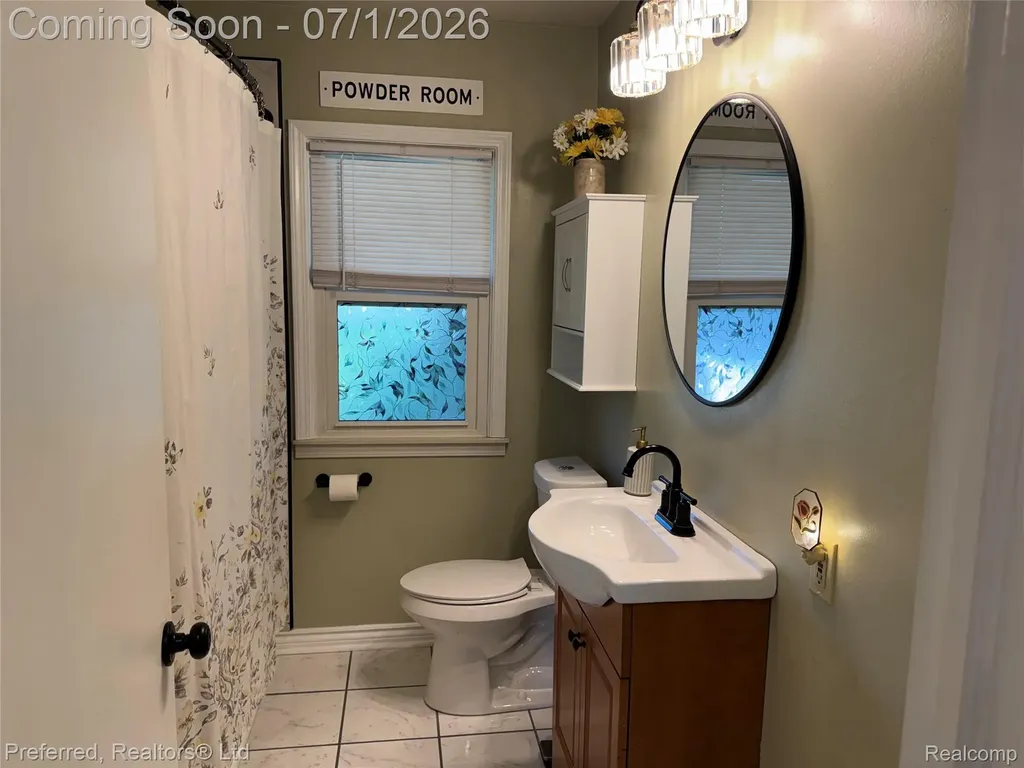 15625 Surrey Street Livonia City MI 48154