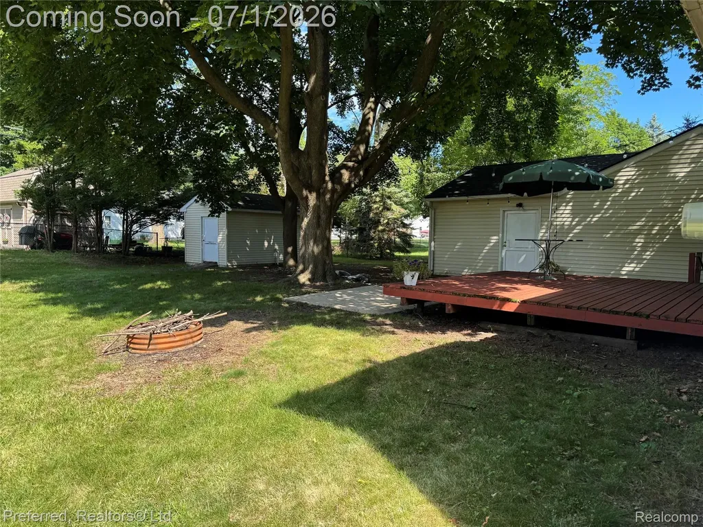 15625 Surrey Street Livonia City MI 48154