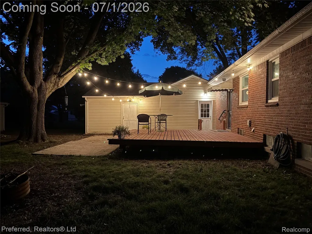 15625 Surrey Street Livonia City MI 48154