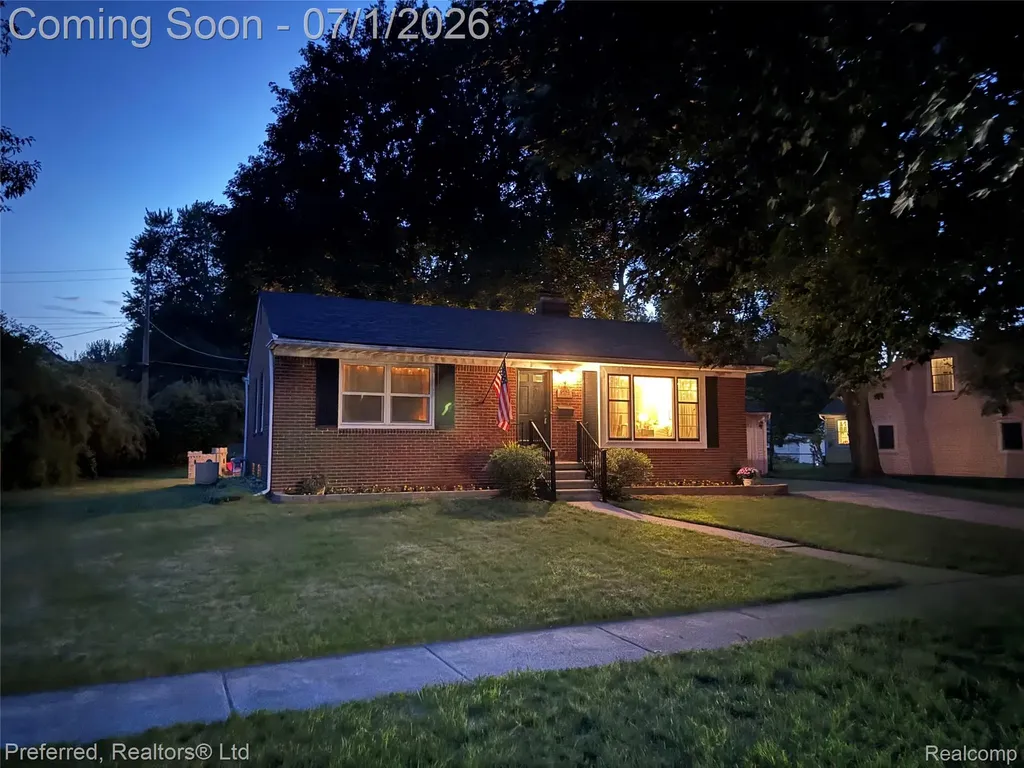 15625 Surrey Street Livonia City MI 48154