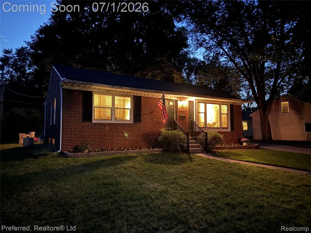 15625 Surrey Street Livonia City MI 48154