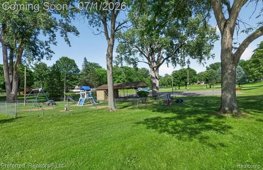 15625 Surrey Street Livonia City MI 48154