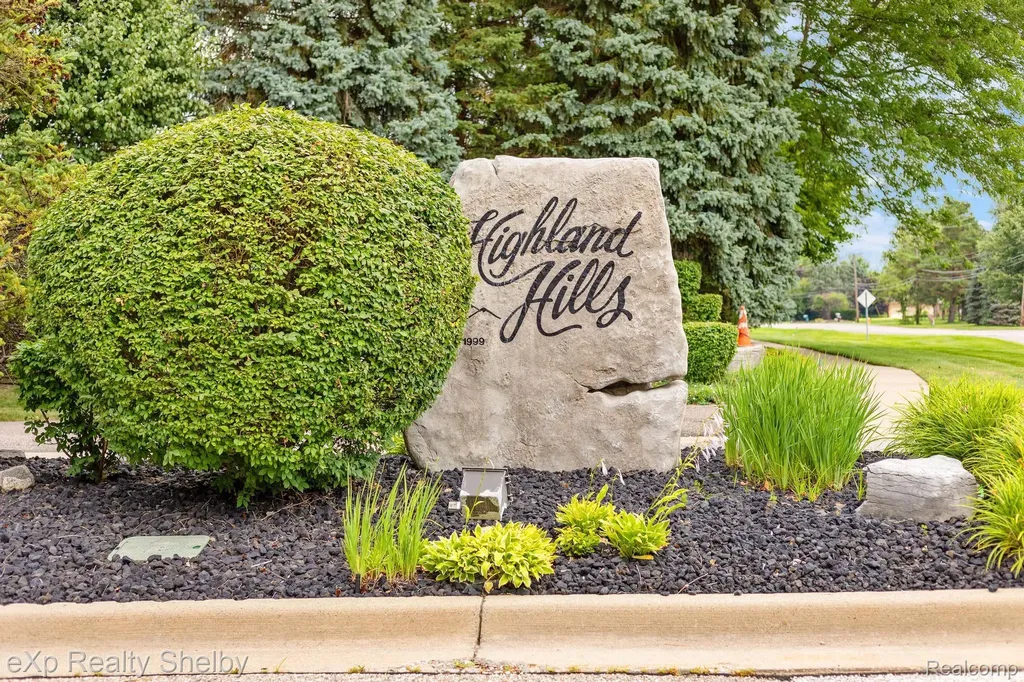 17680 Port Salem Drive Macomb Township MI 48044
