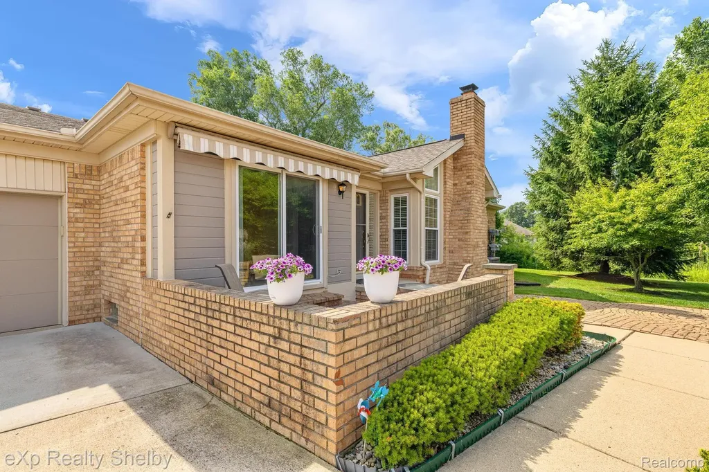 17680 Port Salem Drive Macomb Township MI 48044