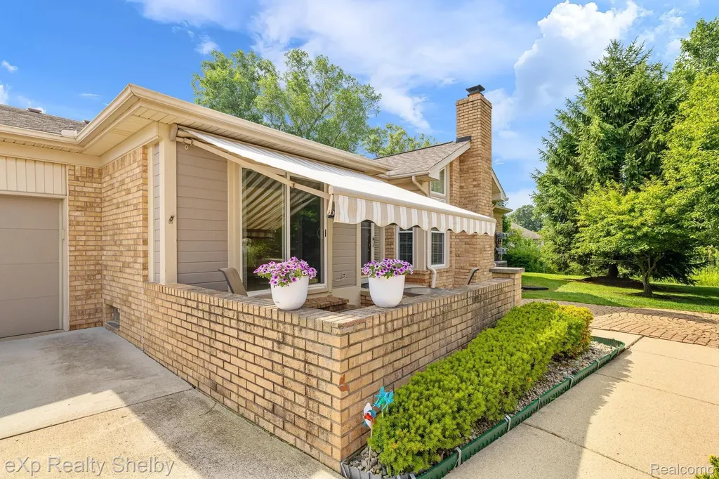 17680 Port Salem Drive Macomb Township MI 48044