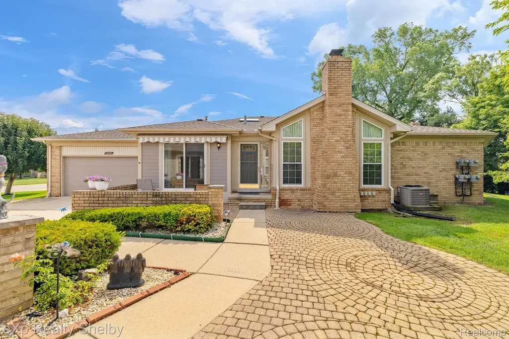 17680 Port Salem Drive Macomb Township MI 48044