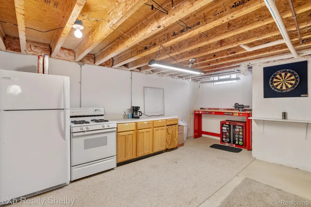 17680 Port Salem Drive Macomb Township MI 48044