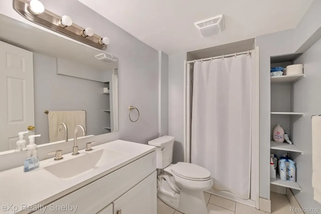 17680 Port Salem Drive Macomb Township MI 48044