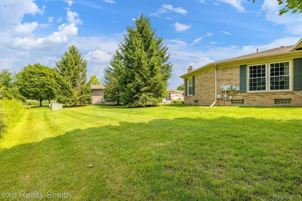 17680 Port Salem Drive Macomb Township MI 48044