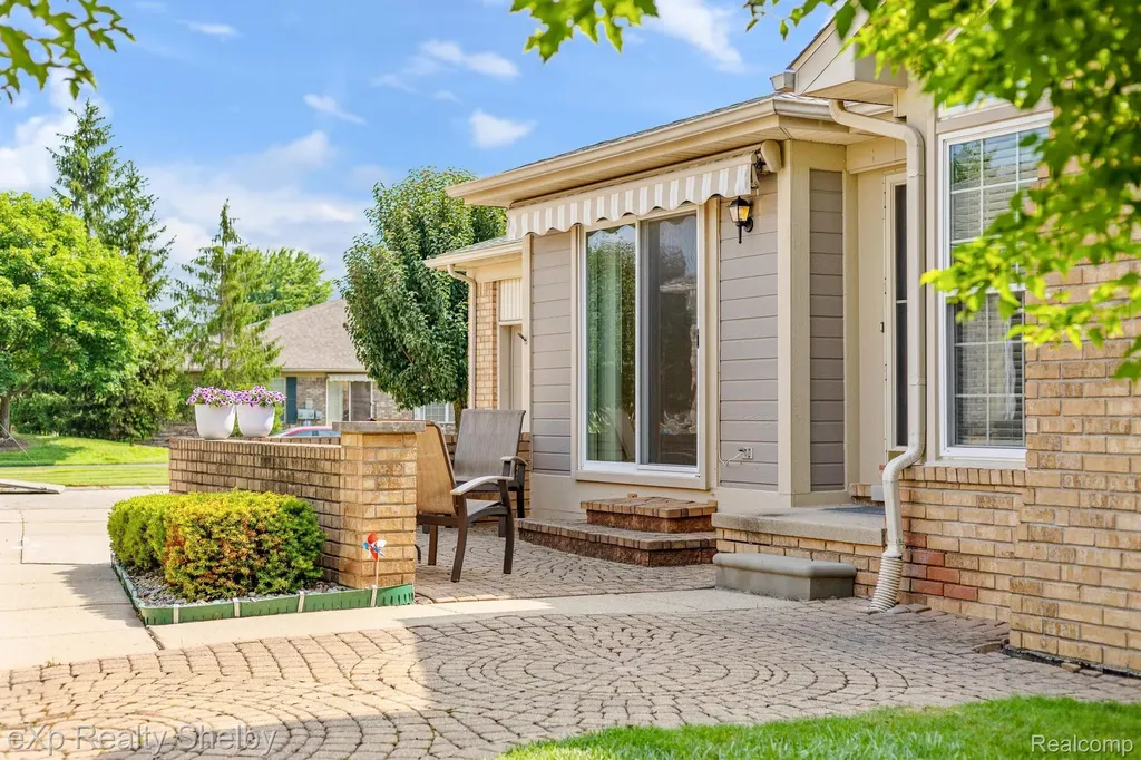 17680 Port Salem Drive Macomb Township MI 48044