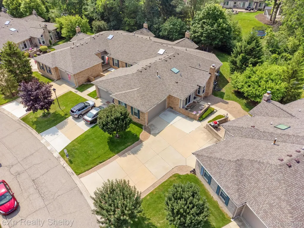 17680 Port Salem Drive Macomb Township MI 48044