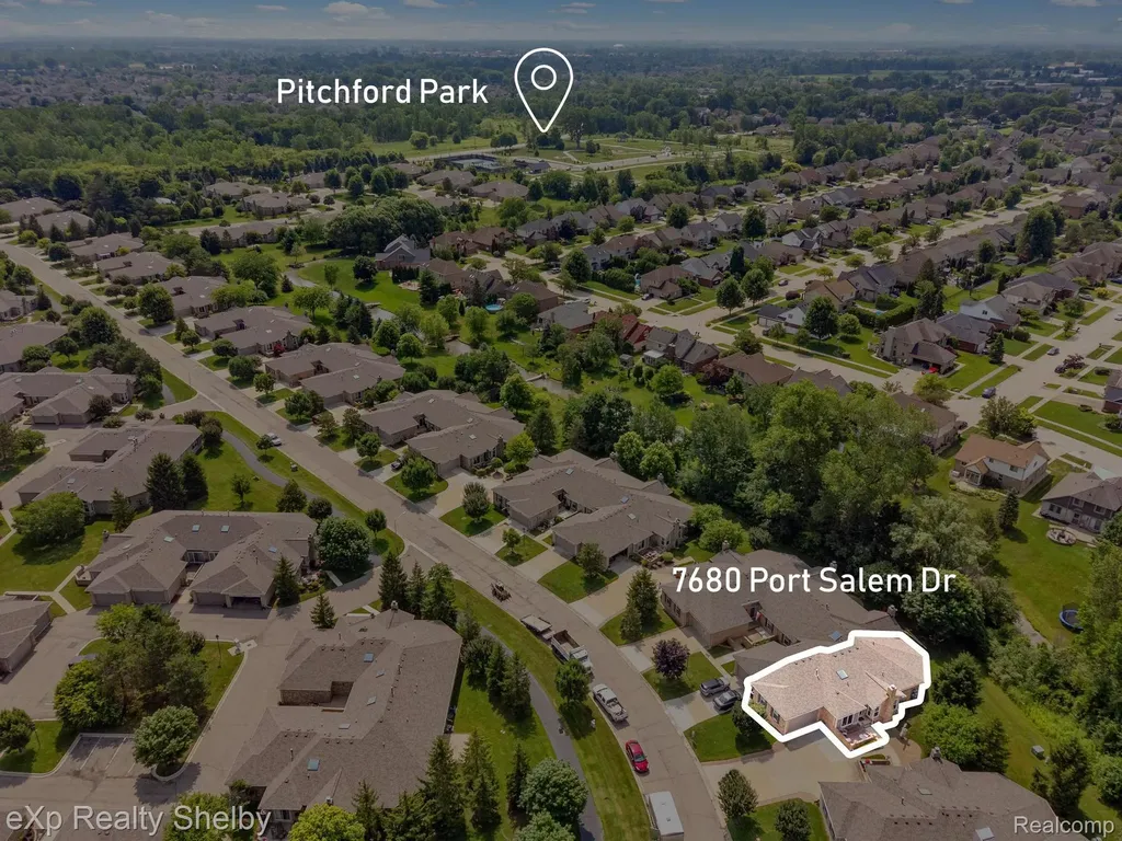 17680 Port Salem Drive Macomb Township MI 48044