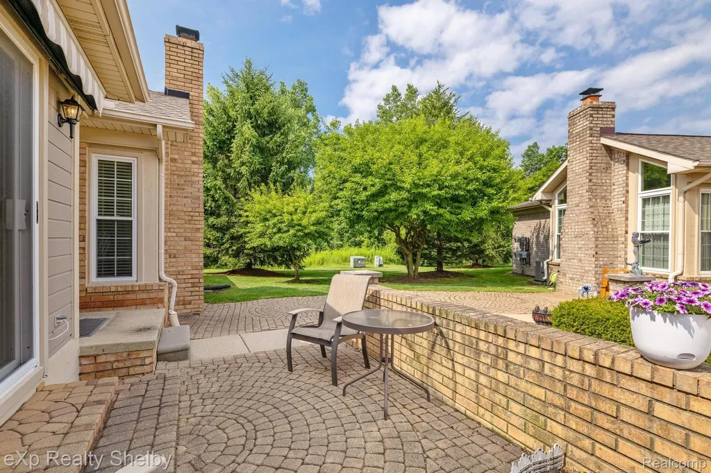 17680 Port Salem Drive Macomb Township MI 48044