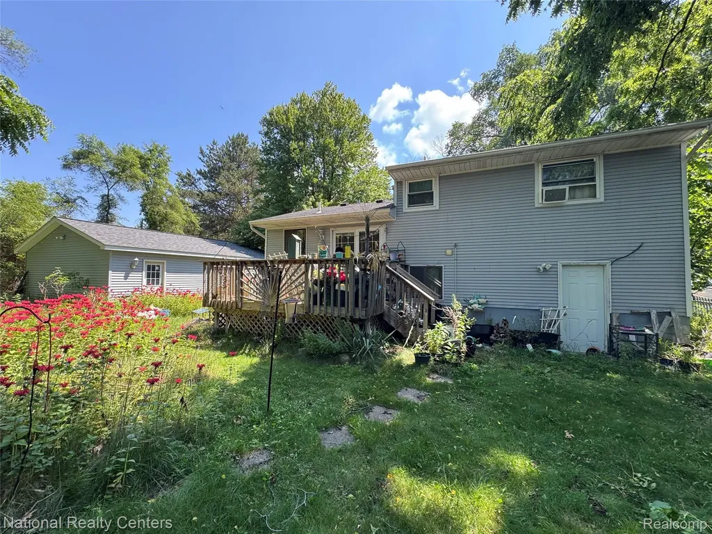 3090 Massena Street Commerce Charter Township MI 48382