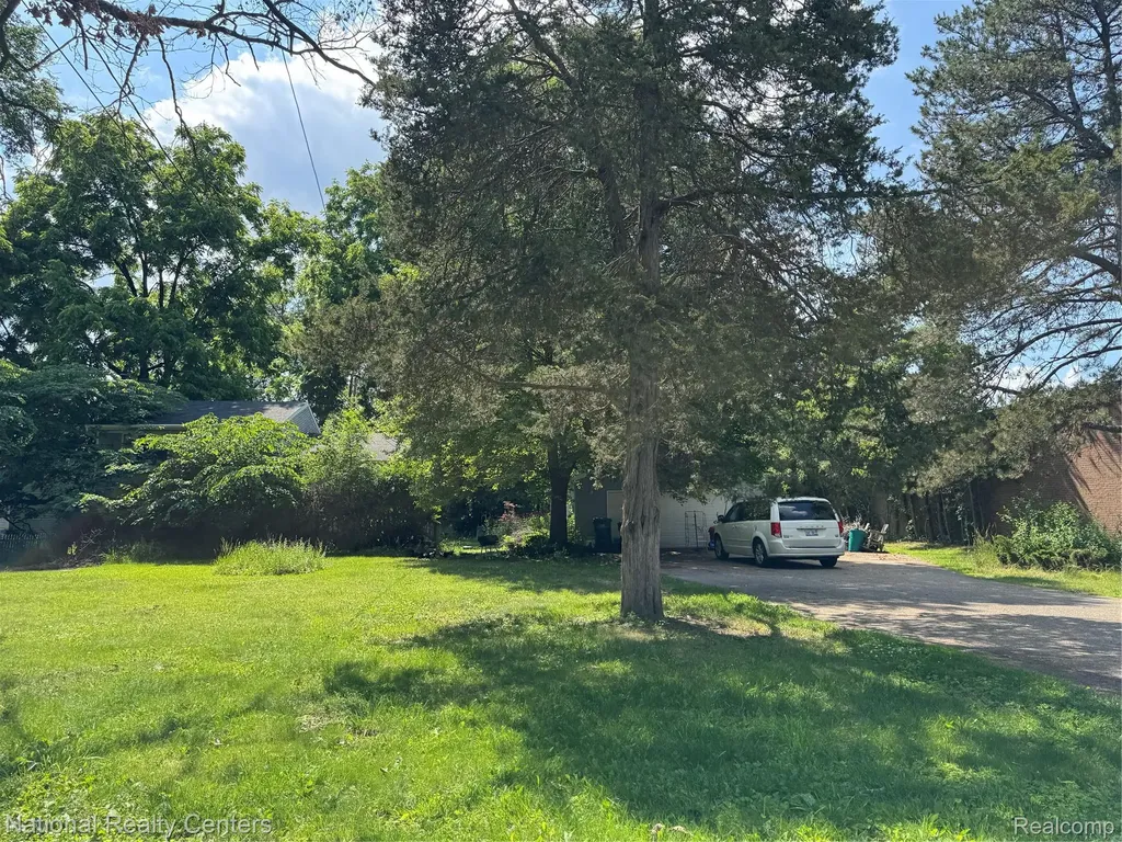 3090 Massena Street Commerce Charter Township MI 48382