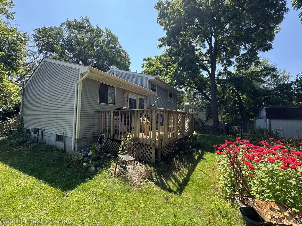 3090 Massena Street Commerce Charter Township MI 48382