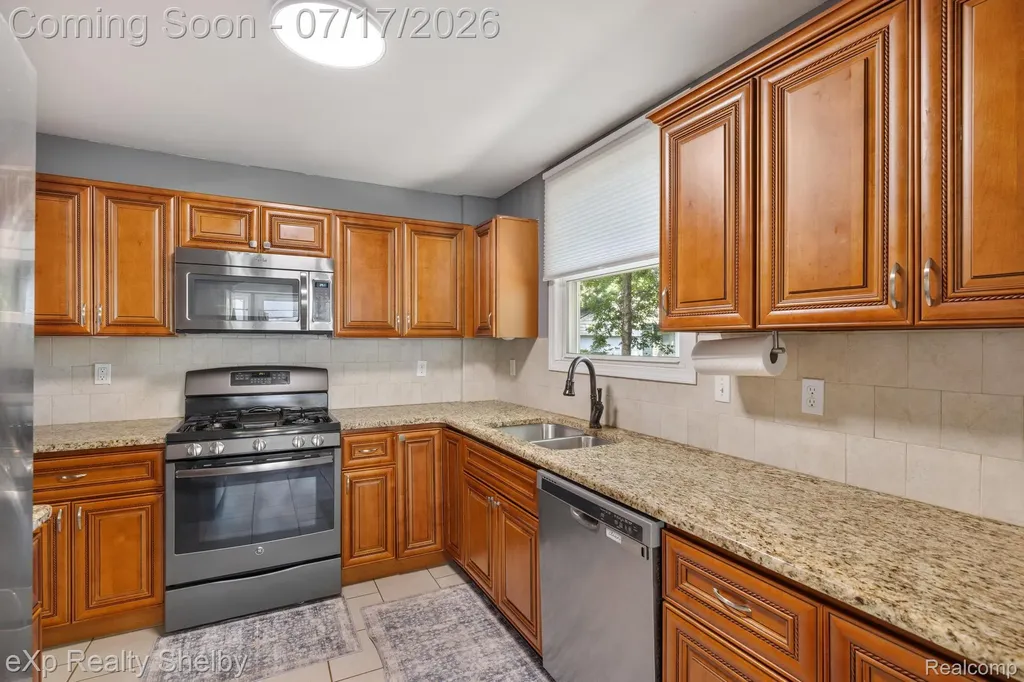 20711 Alger Street St. Clair Shores City MI 48080
