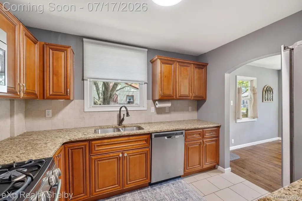 20711 Alger Street St. Clair Shores City MI 48080