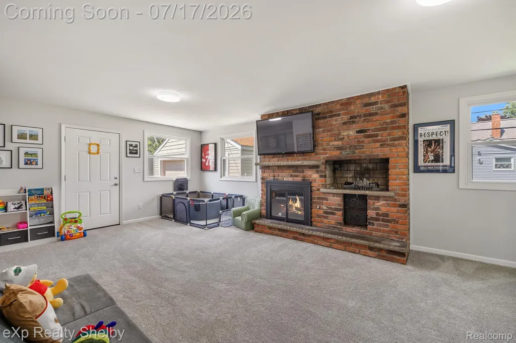 20711 Alger Street St. Clair Shores City MI 48080