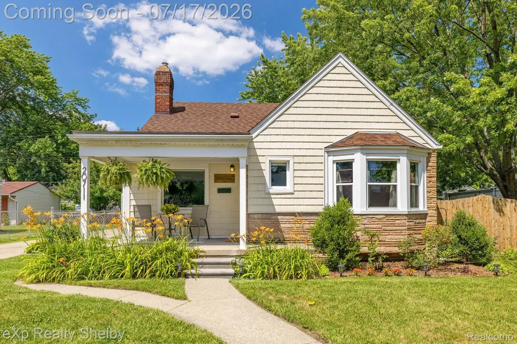 20711 Alger Street St. Clair Shores City MI 48080