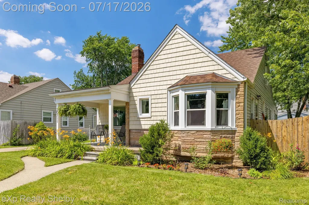 20711 Alger Street St. Clair Shores City MI 48080