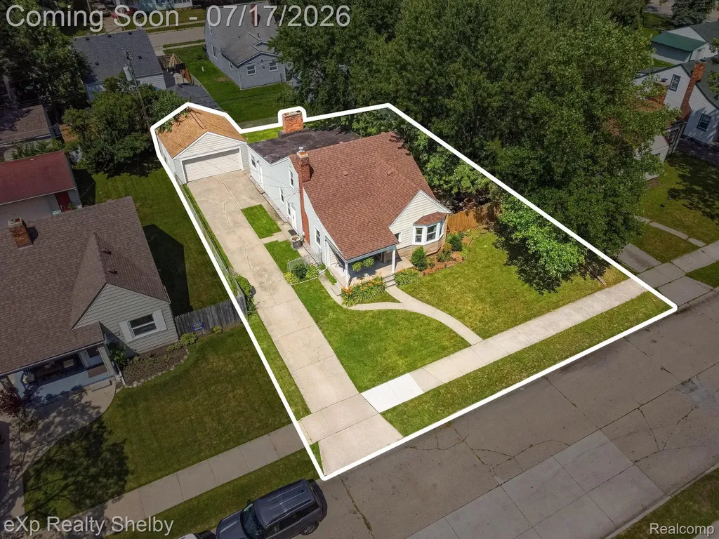 20711 Alger Street St. Clair Shores City MI 48080