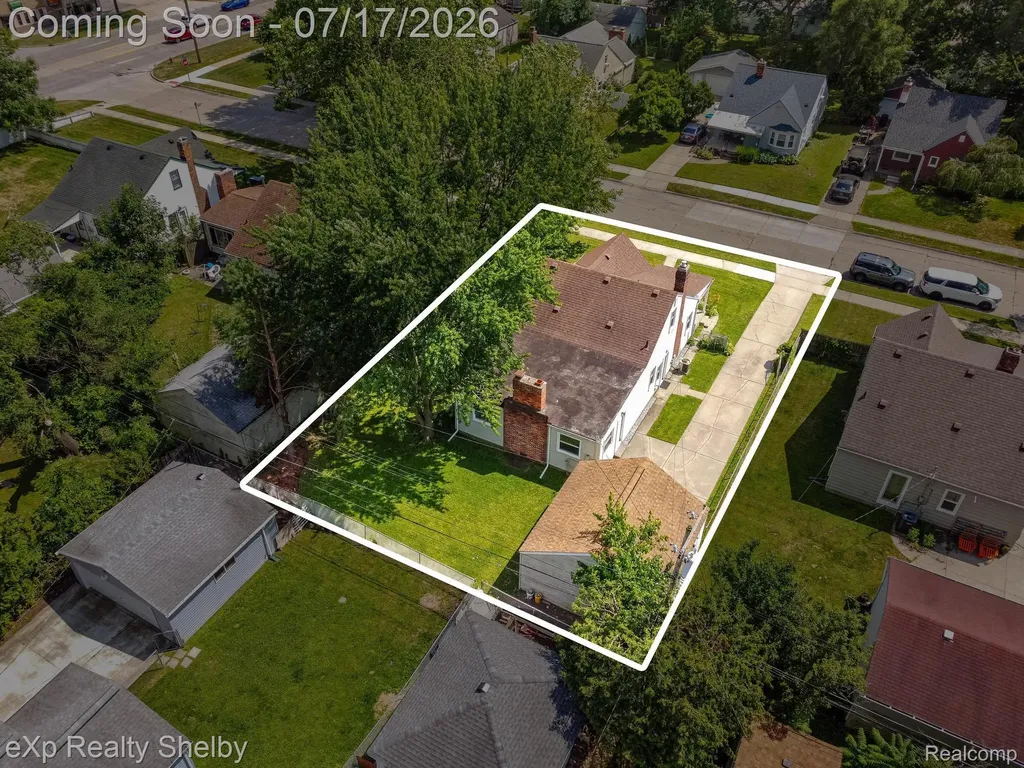 20711 Alger Street St. Clair Shores City MI 48080