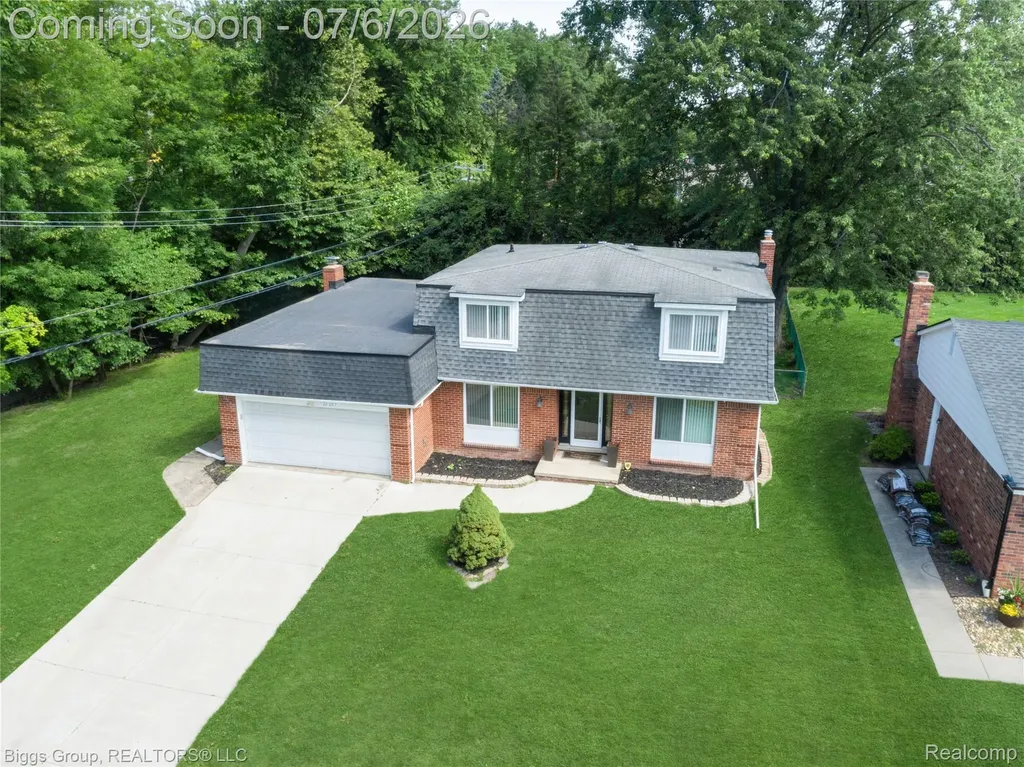 26207 Meadowbrook Way Lathrup Village City MI 48076