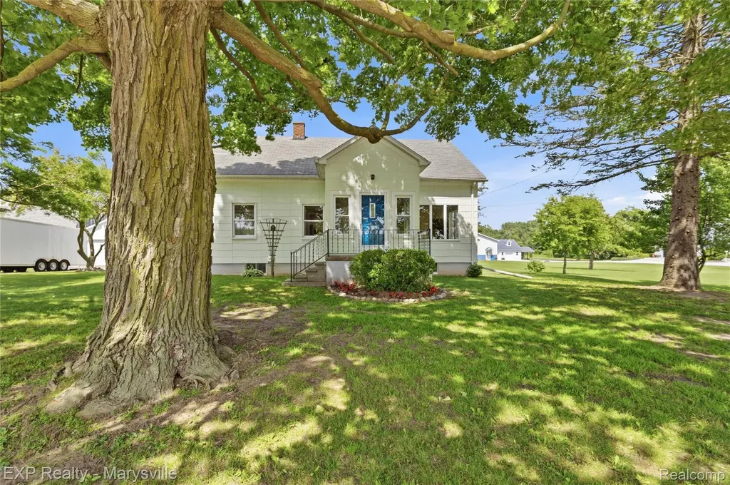 5694 Belle River Road China Township MI 48054
