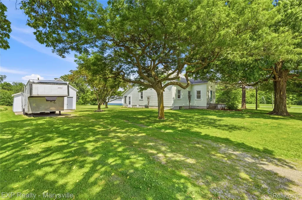 5694 Belle River Road China Township MI 48054