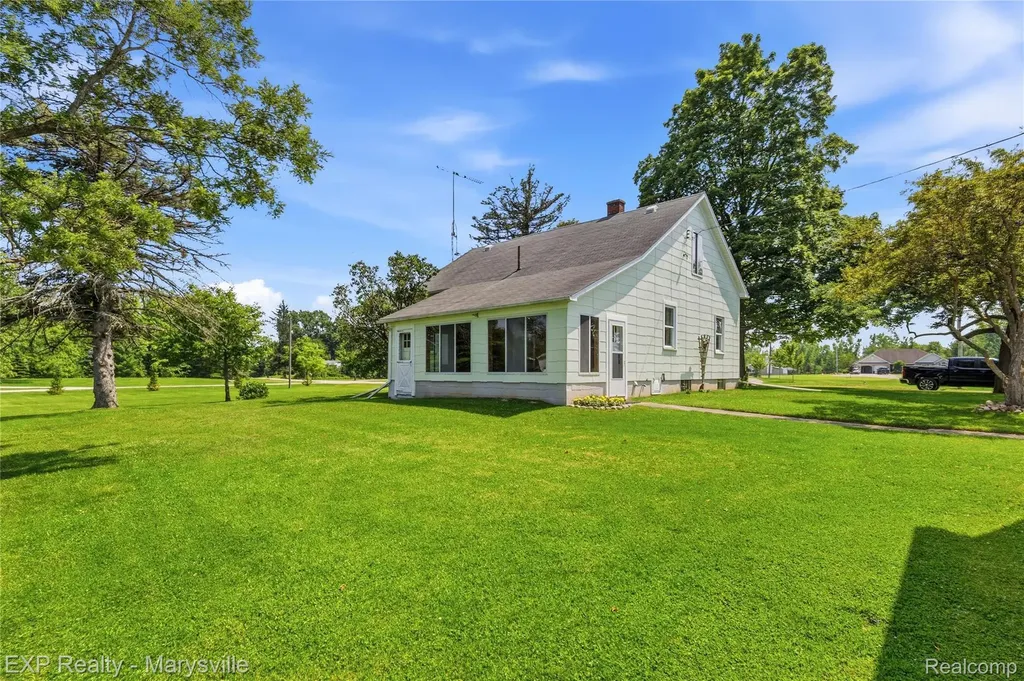 5694 Belle River Road China Township MI 48054