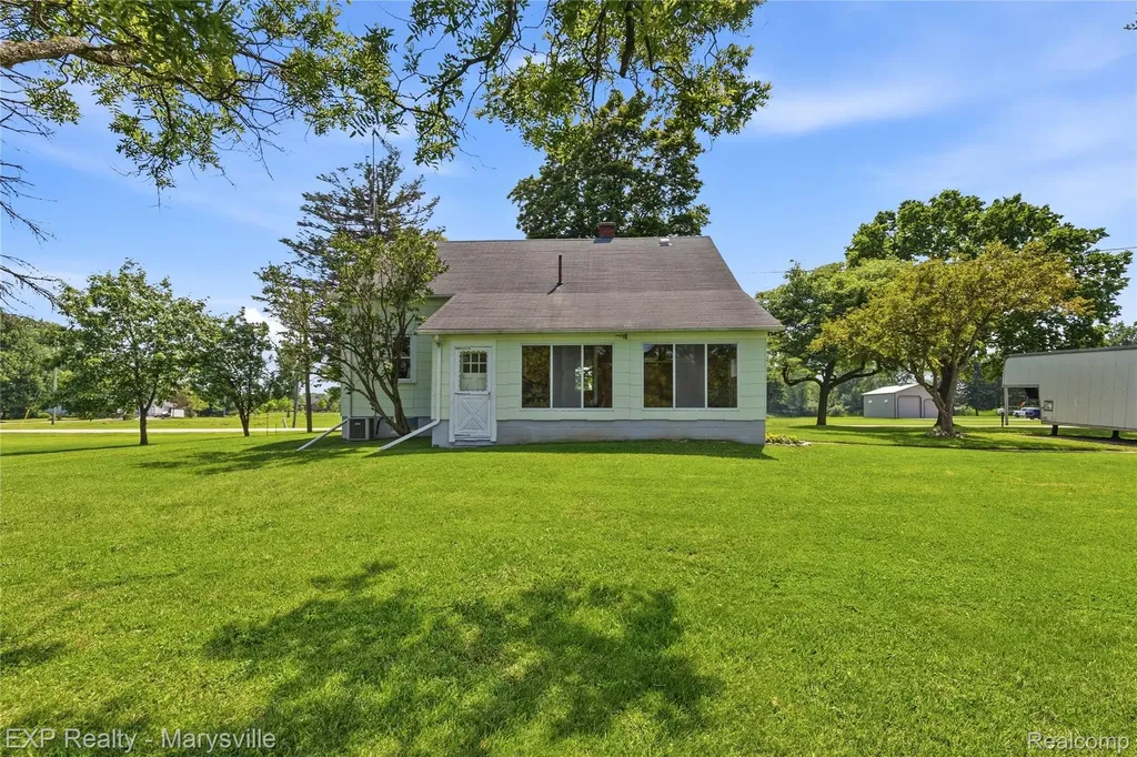 5694 Belle River Road China Township MI 48054