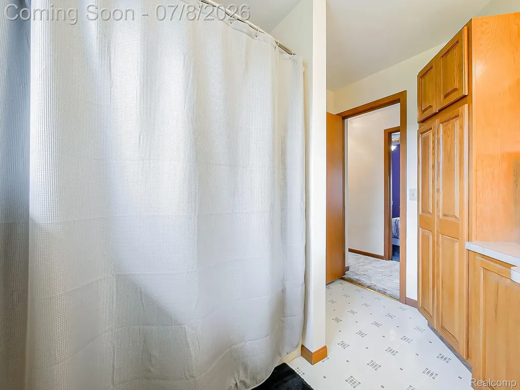 6398 High Valley Drive White Lake Charter Township MI 48383