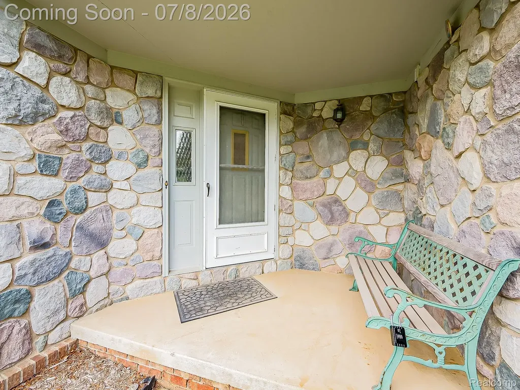 6398 High Valley Drive White Lake Charter Township MI 48383