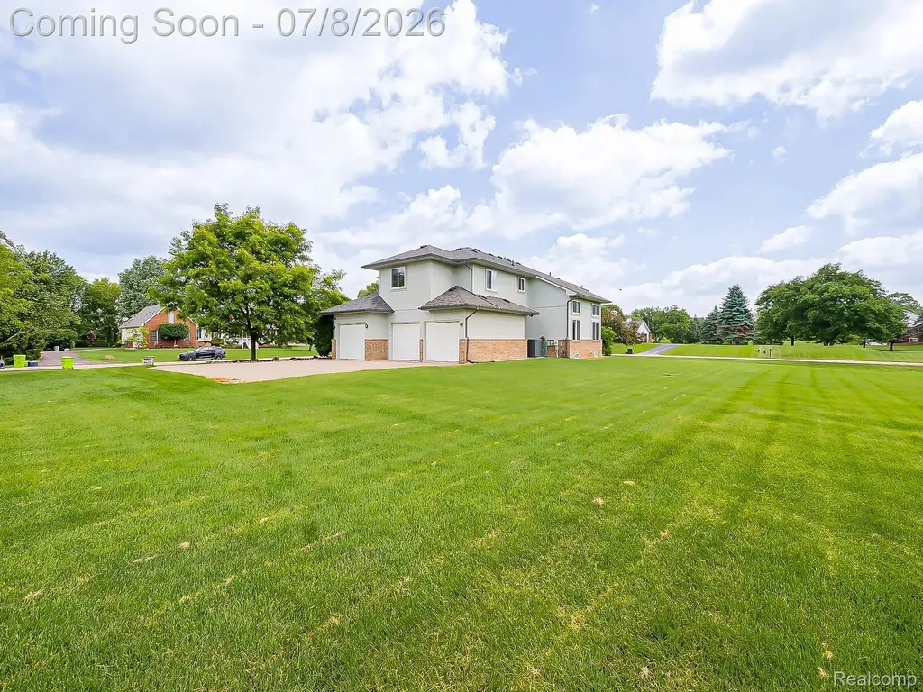 6398 High Valley Drive White Lake Charter Township MI 48383