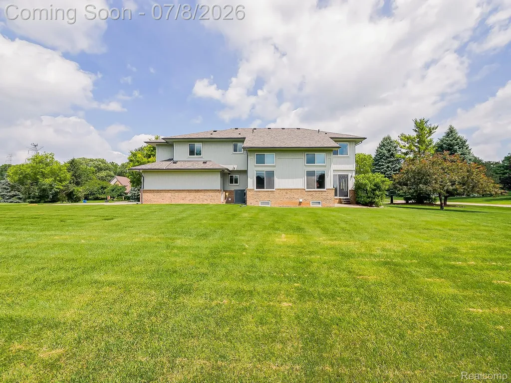 6398 High Valley Drive White Lake Charter Township MI 48383