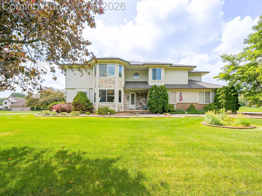 6398 High Valley Drive White Lake Charter Township MI 48383
