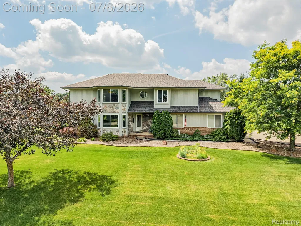 6398 High Valley Drive White Lake Charter Township MI 48383