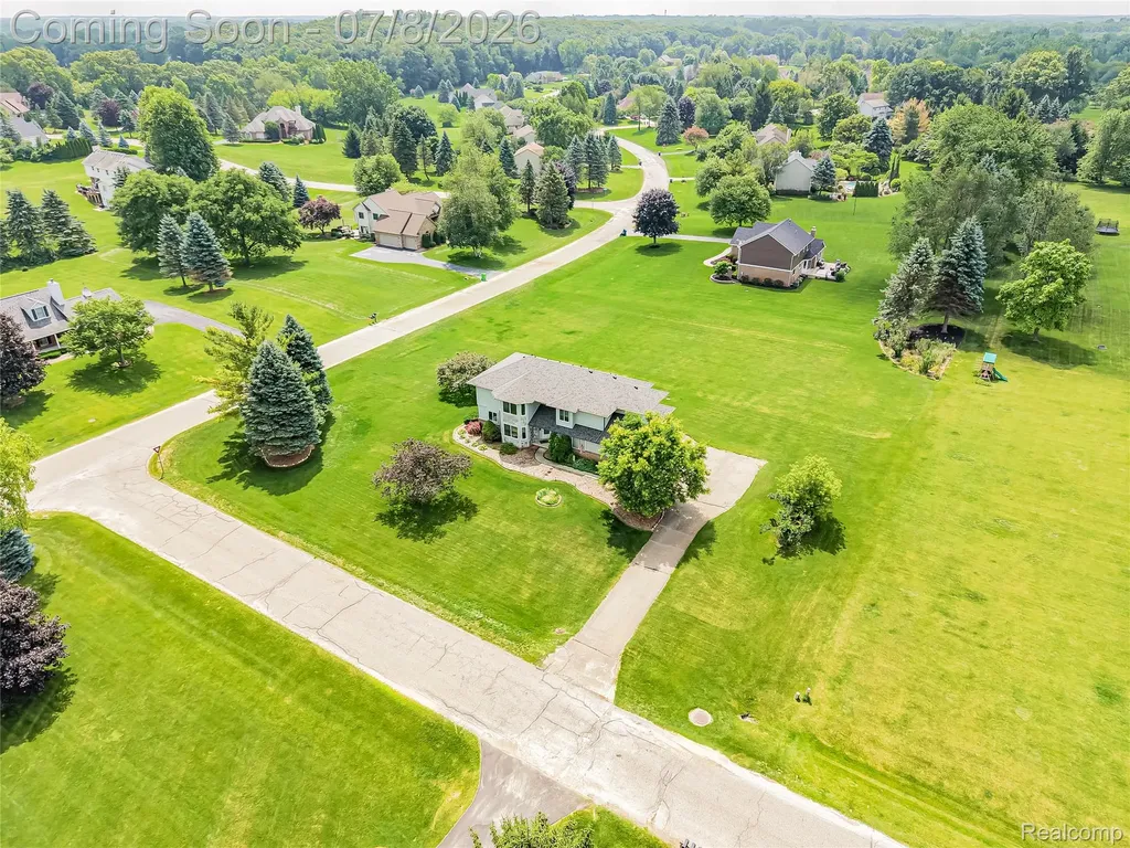 6398 High Valley Drive White Lake Charter Township MI 48383