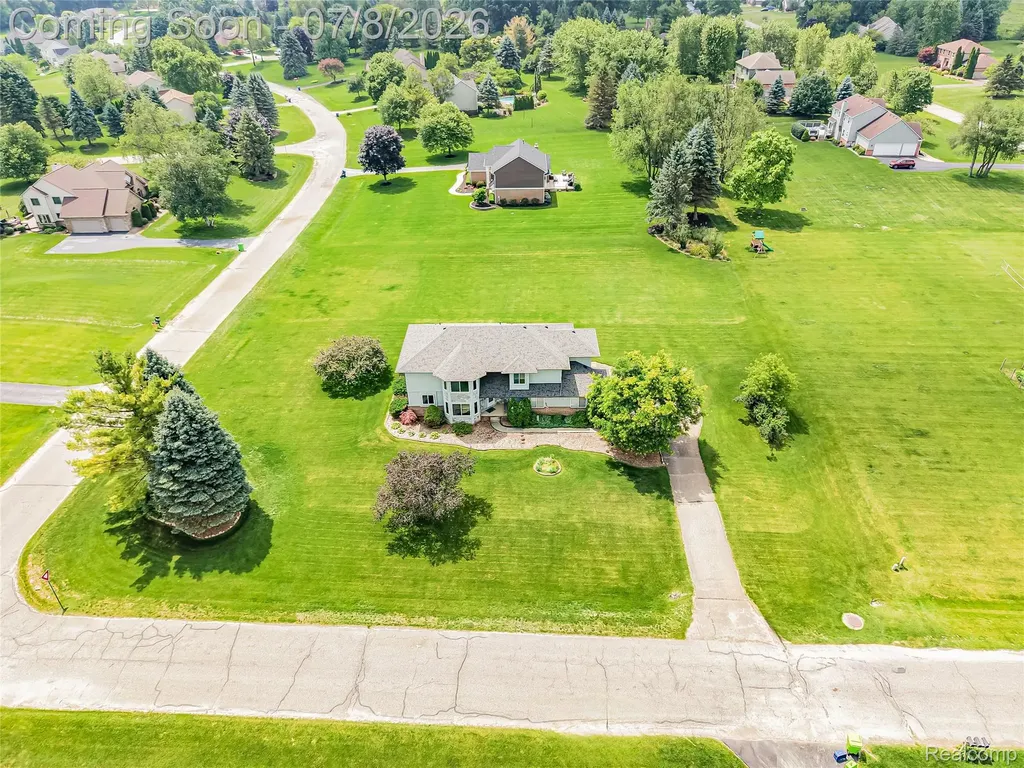 6398 High Valley Drive White Lake Charter Township MI 48383