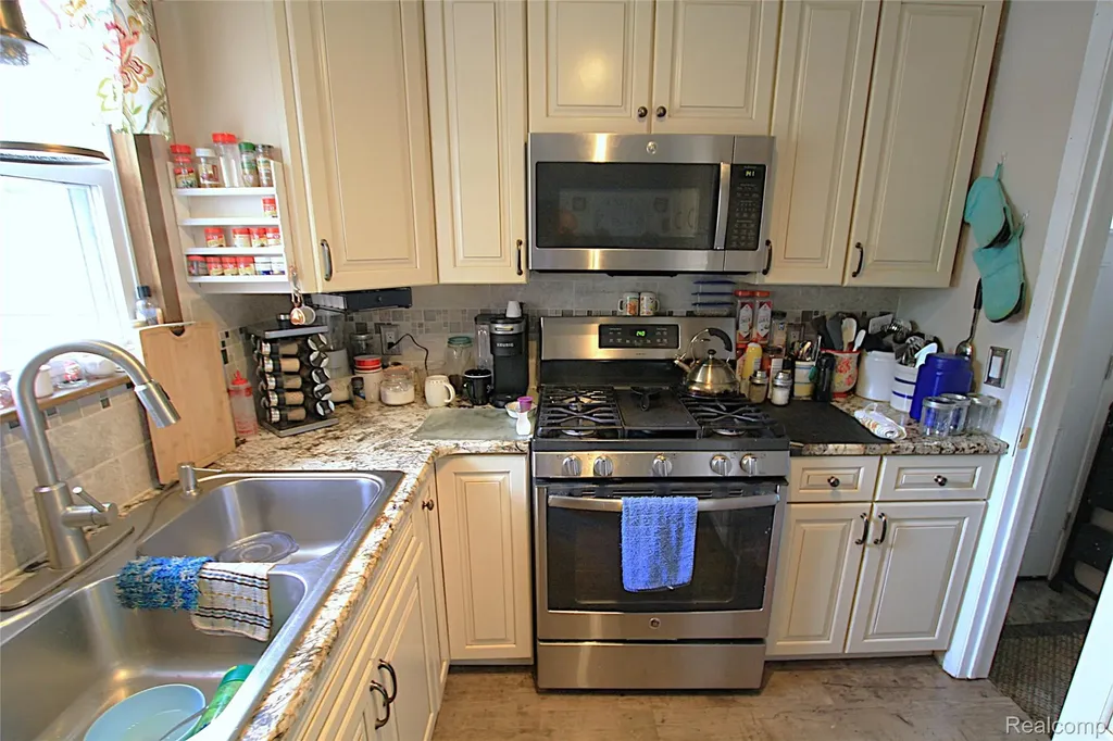 313 E Naldrette Street Durand City MI 48429