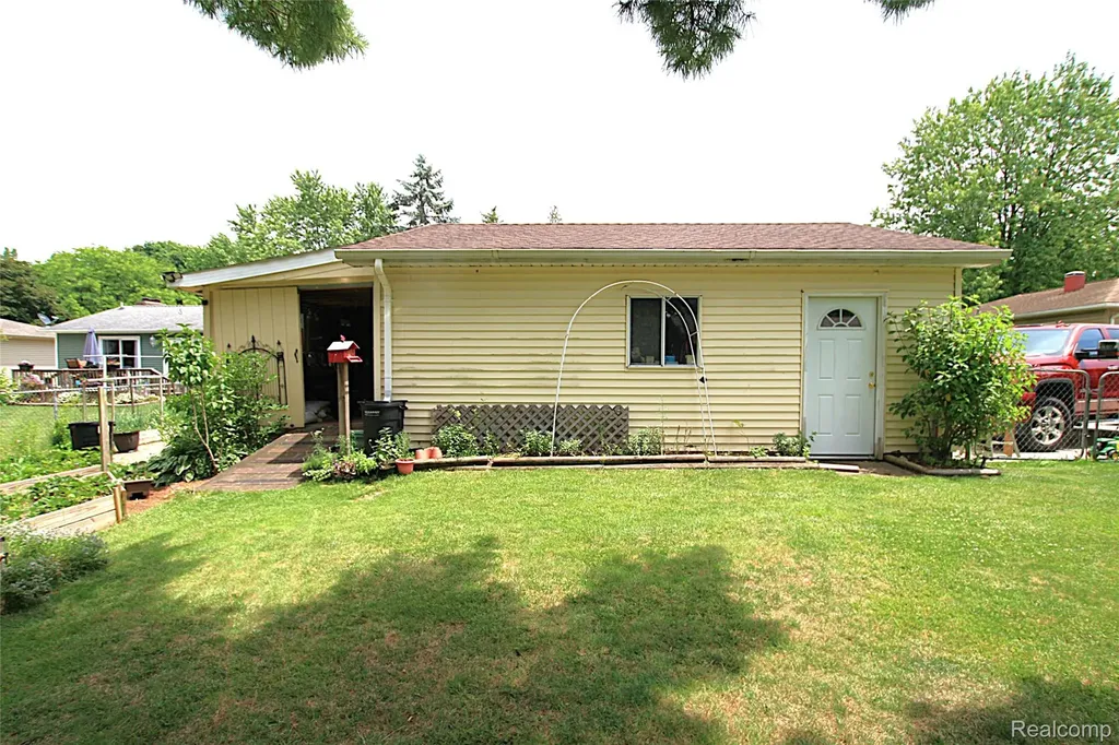 313 E Naldrette Street Durand City MI 48429