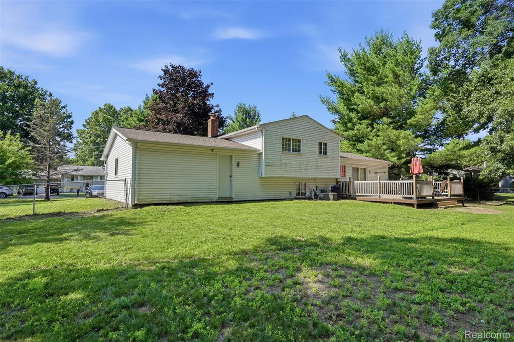 7208 Banks Waterford Charter Township MI 48327