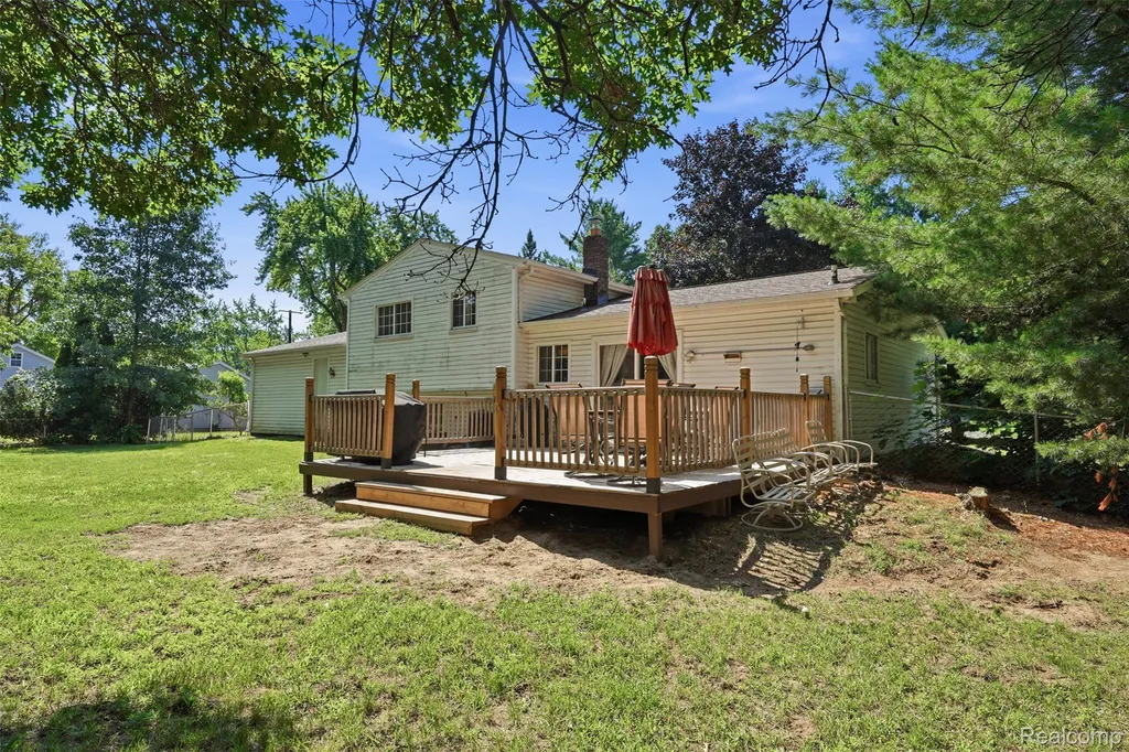 7208 Banks Waterford Charter Township MI 48327