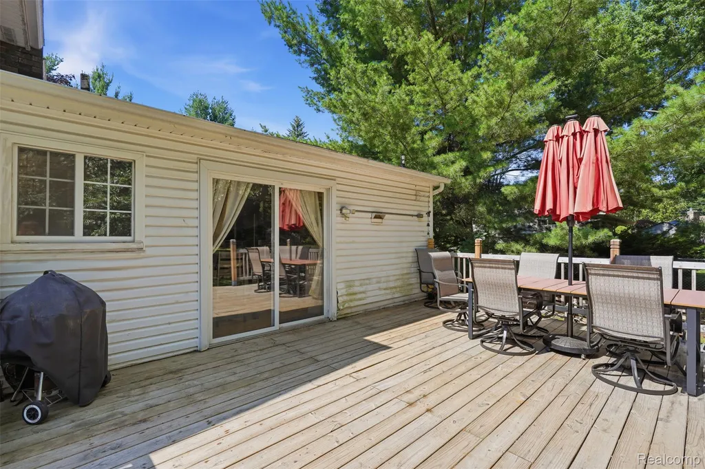 7208 Banks Waterford Charter Township MI 48327
