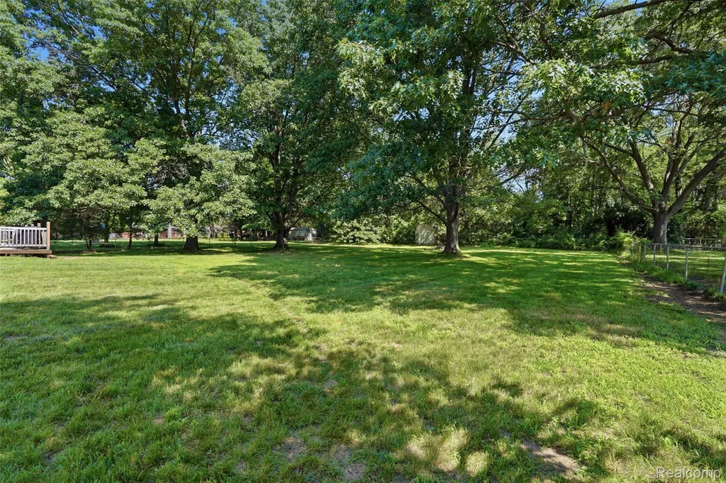 7208 Banks Waterford Charter Township MI 48327