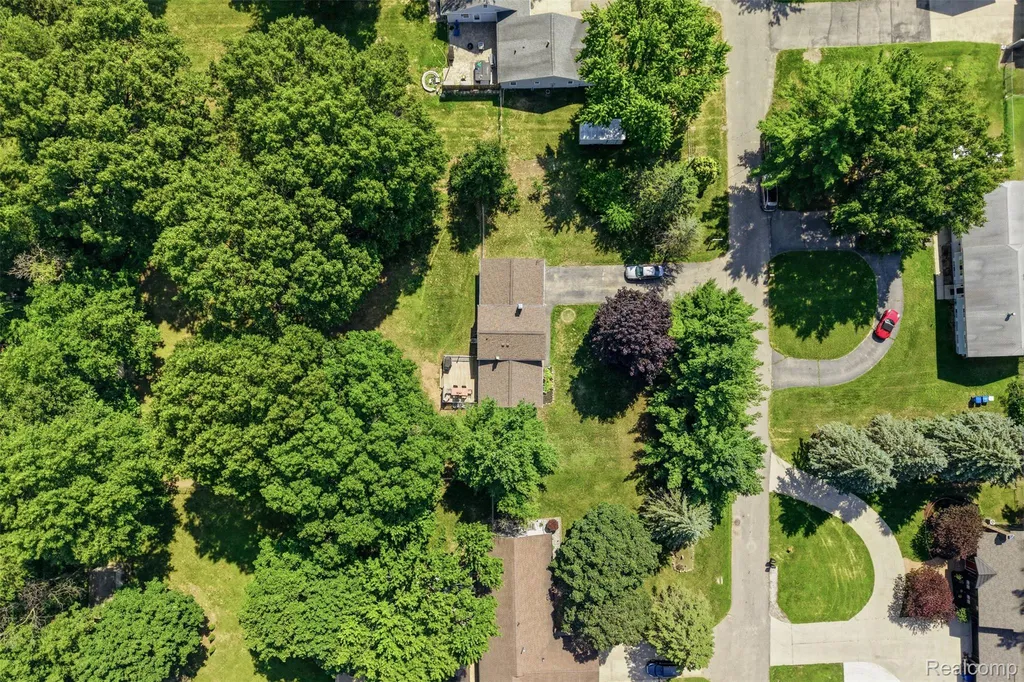 7208 Banks Waterford Charter Township MI 48327