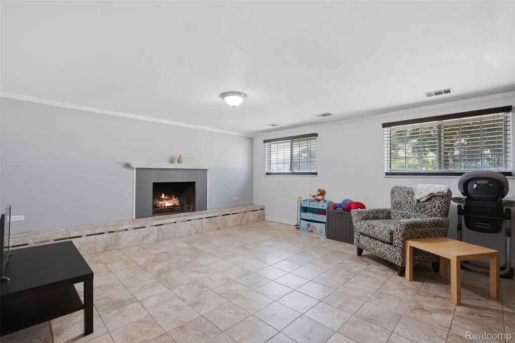 7208 Banks Waterford Charter Township MI 48327