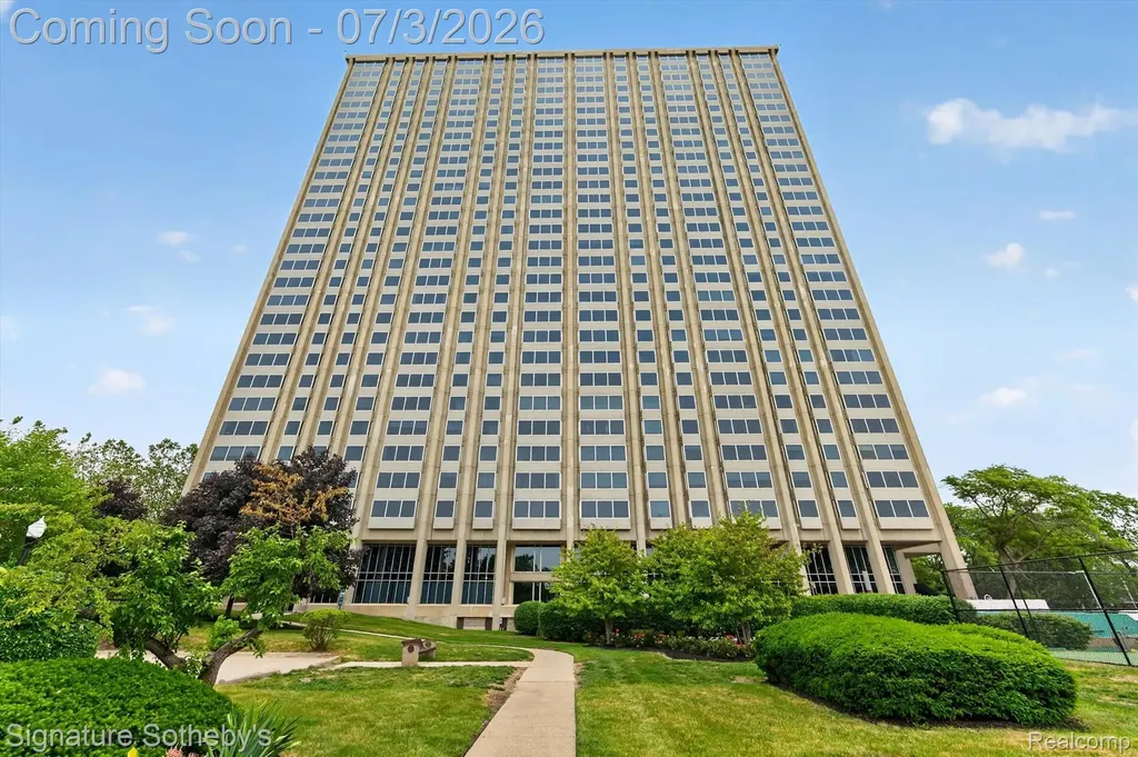 1300 E Lafayette Street Detroit City MI 48207